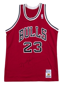 Michael Jordan Signed Vintage Chicago Bulls Jersey (Beckett)